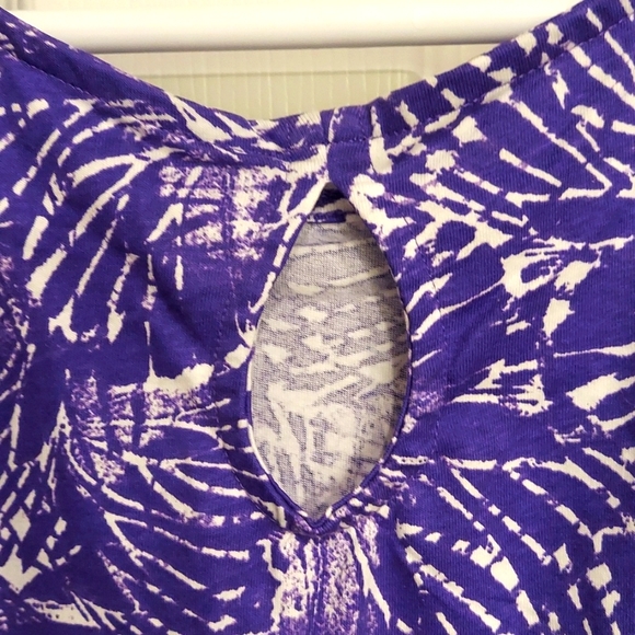 Roaman's Keyhole Short Sleeve Top - Picture 4 of 5